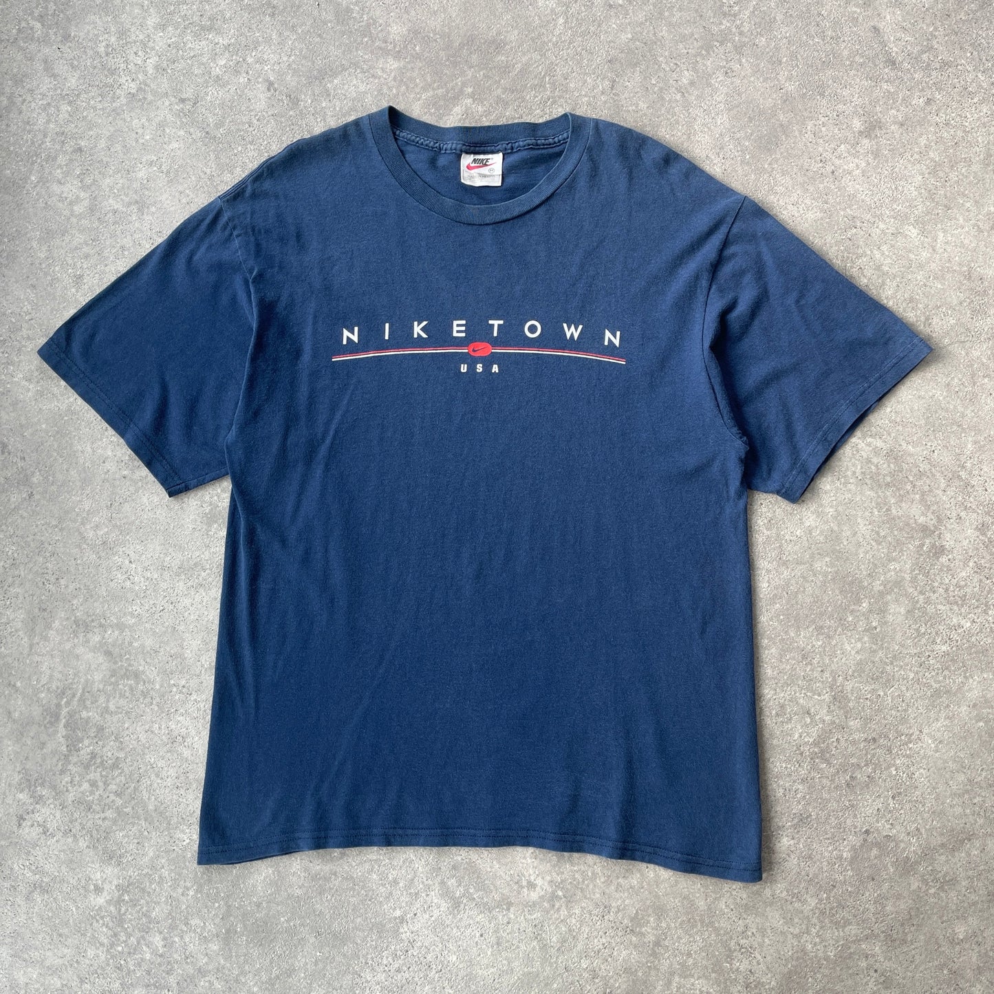 Nike Town USA RARE 1990s heavyweight spellout t-shirt (M)