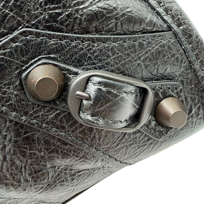 https://cdn.shopify.com/s/files/1/0564/9376/8855/files/Balenciaga_City_Bag_schwarz_13.webp?v=1782378237