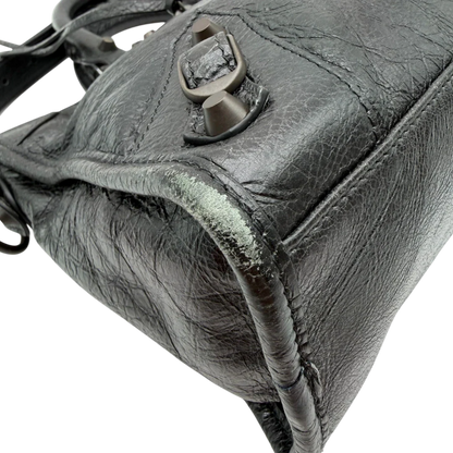 https://cdn.shopify.com/s/files/1/0564/9376/8855/files/Balenciaga_City_Bag_schwarz_7.webp?v=1782378237