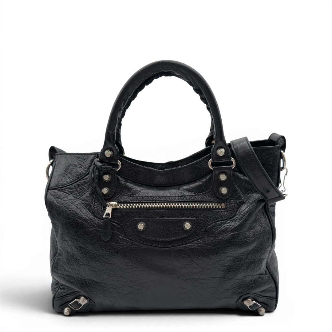 https://cdn.shopify.com/s/files/1/0564/9376/8855/files/Balenciaga_City_Velo_Umhangetasche_schwarz_Leder_vintage7566.webp?v=1779405754