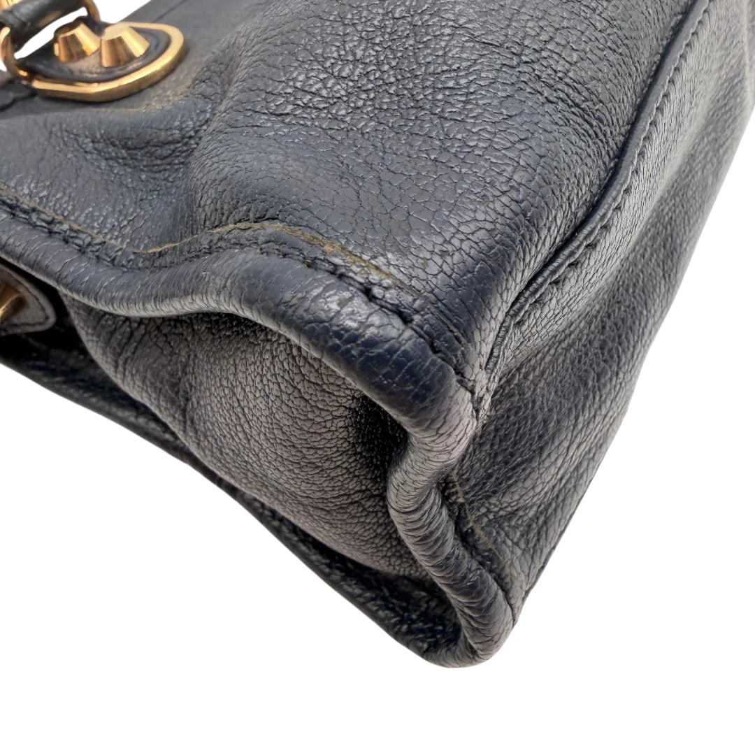 https://cdn.shopify.com/s/files/1/0564/9376/8855/files/Balenciaga_Handtasche_Giant_City_small_mit_Umhangegurt_aus_Leder_dunkelblau_9.webp?v=1781772542