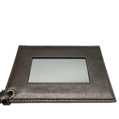 https://cdn.shopify.com/s/files/1/0564/9376/8855/files/Balenciaga_Handtasche_The_First_City_Bag_aus_Leder_silber___chrome_vintage6592.webp?v=1778675915