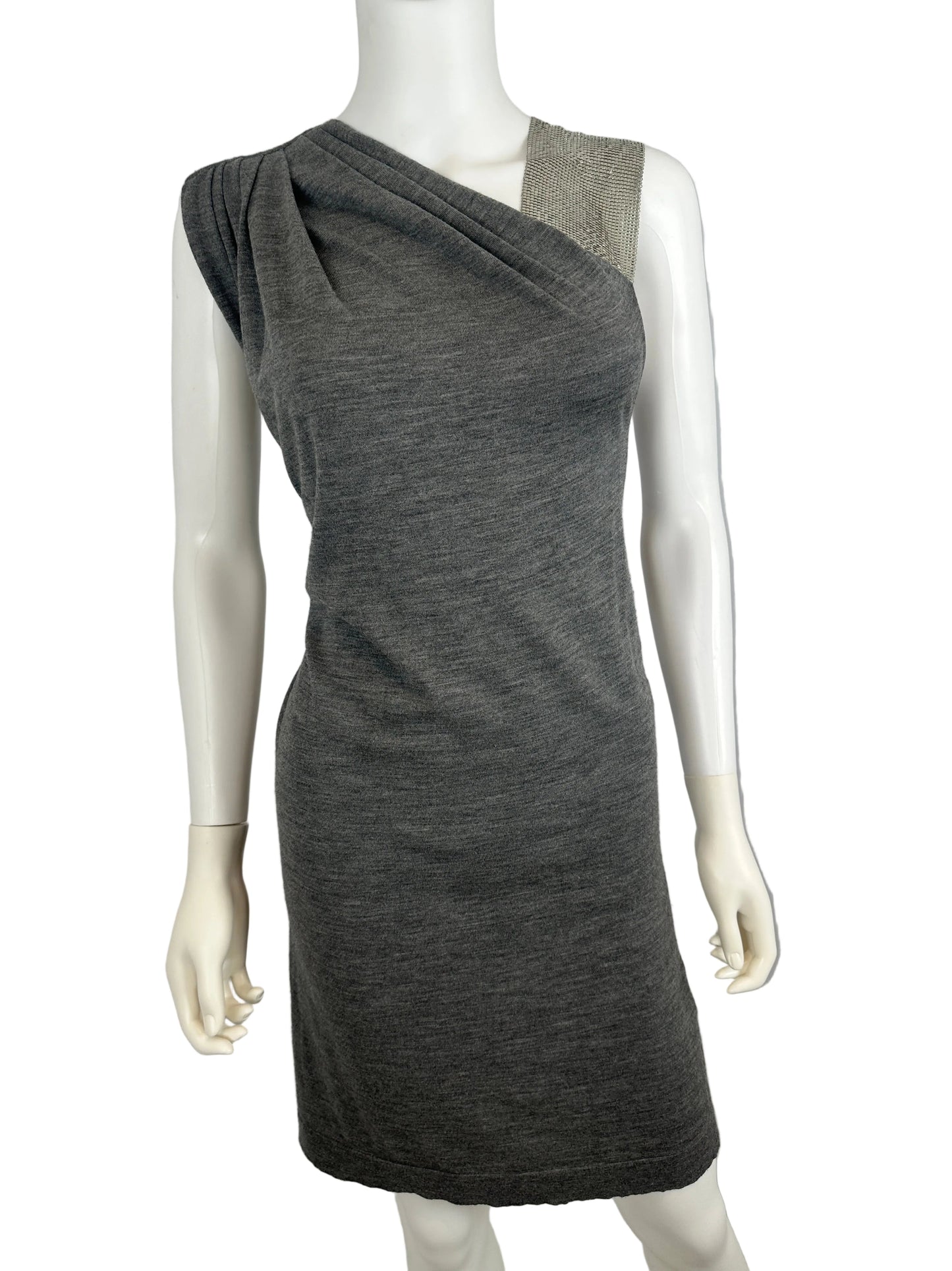 https://cdn.shopify.com/s/files/1/0900/2729/5066/files/Balmain_Chainmail_Dress.jpg?v=1774113483