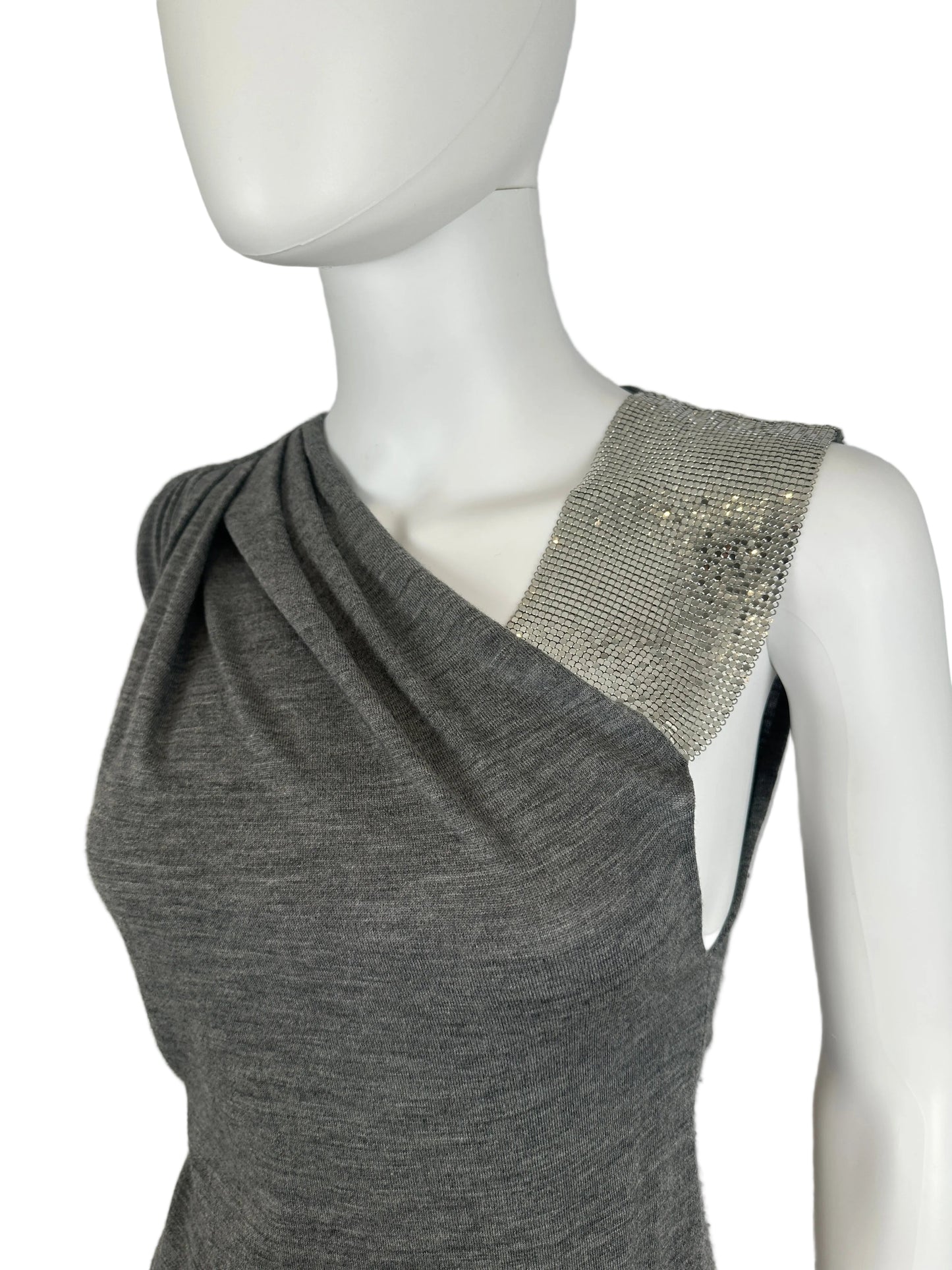 https://cdn.shopify.com/s/files/1/0900/2729/5066/files/Balmain_Chainmail_Dress_Close.jpg?v=1774113586