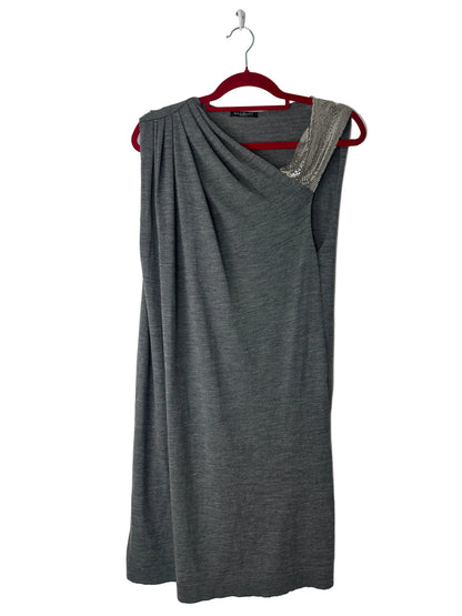 https://cdn.shopify.com/s/files/1/0900/2729/5066/files/Balmain_Chainmail_Dress_Hanger.jpg?v=1774113680