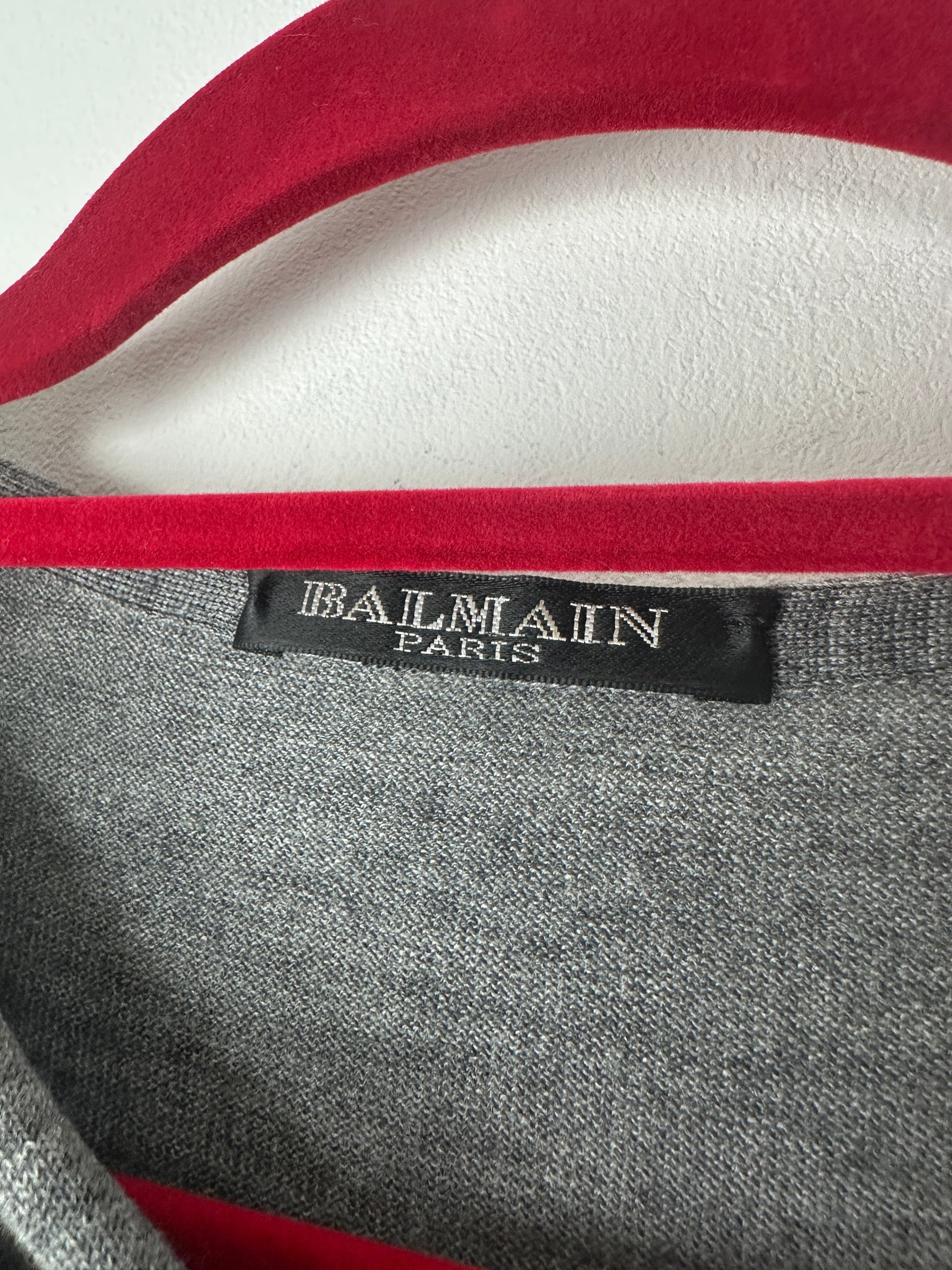https://cdn.shopify.com/s/files/1/0900/2729/5066/files/Balmain_Chainmail_Dress_Label.jpg?v=1774113746