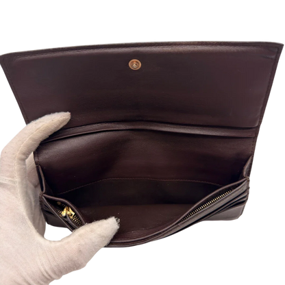 https://cdn.shopify.com/s/files/1/0564/9376/8855/files/Bottega_Veneta_Geldbeutel_Intrecciato_aus_Leder_dunkelbraun_15.webp?v=1784242042