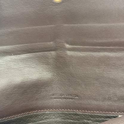 https://cdn.shopify.com/s/files/1/0564/9376/8855/files/Bottega_Veneta_Geldbeutel_Intrecciato_aus_Leder_dunkelbraun_21.webp?v=1784242043