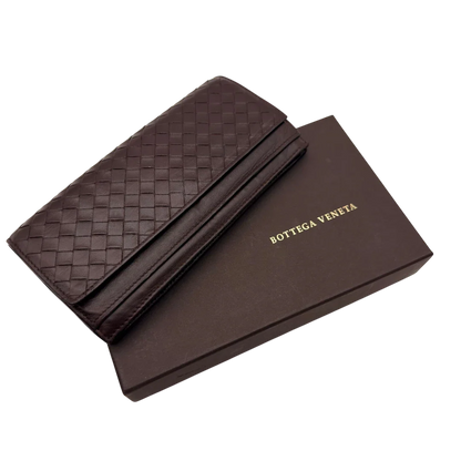 https://cdn.shopify.com/s/files/1/0564/9376/8855/files/Bottega_Veneta_Geldbeutel_Intrecciato_aus_Leder_dunkelbraun_25.webp?v=1784242042