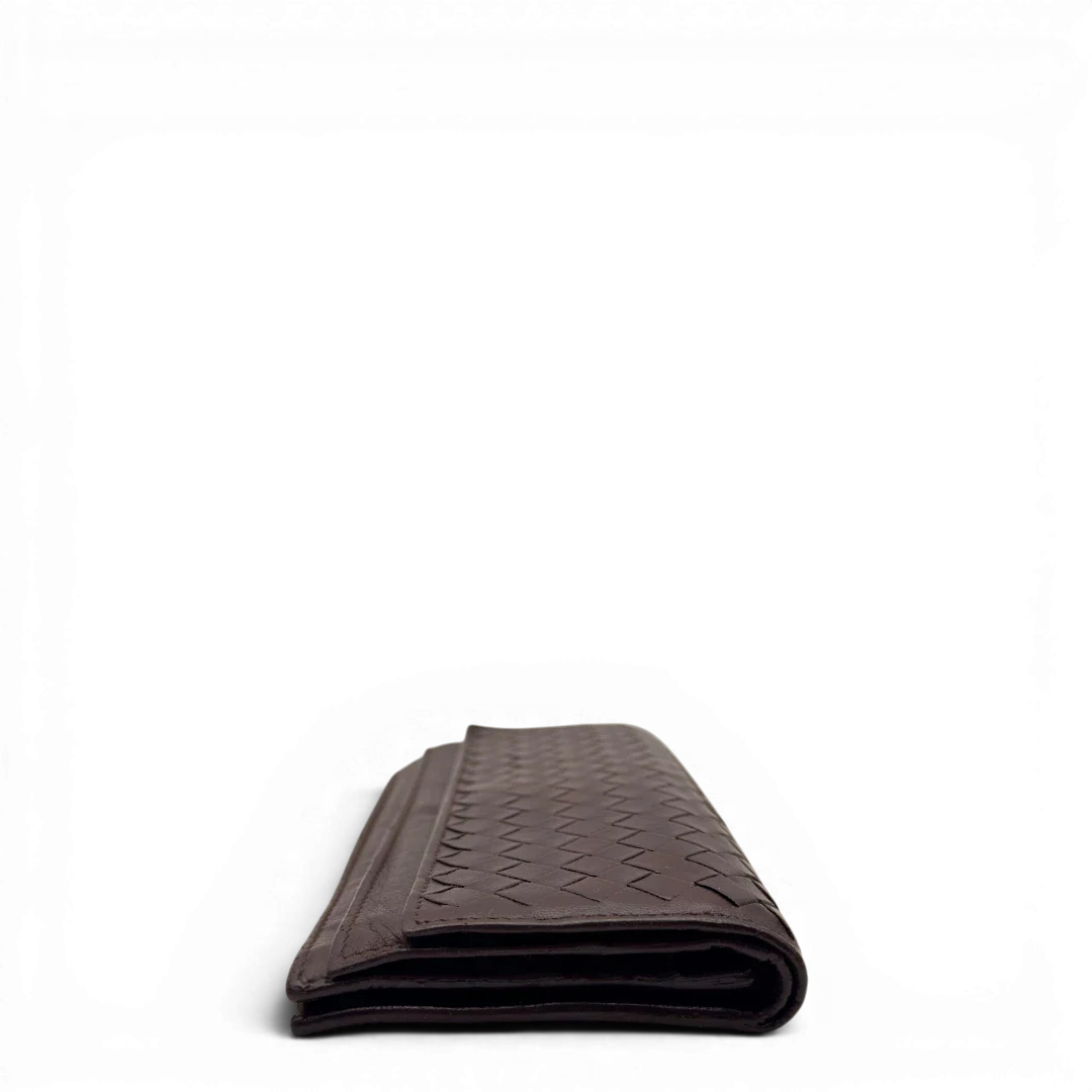 https://cdn.shopify.com/s/files/1/0564/9376/8855/files/Bottega_Veneta_Geldbeutel_Intrecciato_aus_Leder_dunkelbraun_3_0e25f22c-127e-45e4-9fd1-56999bb11b62.webp?v=1784242042