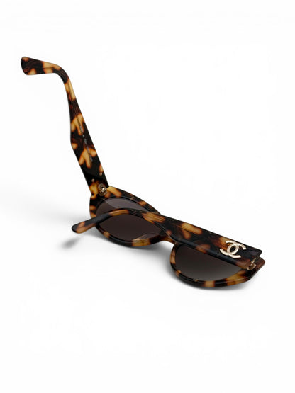 2010s Chanel CC Sunglasses | O/S, Brown