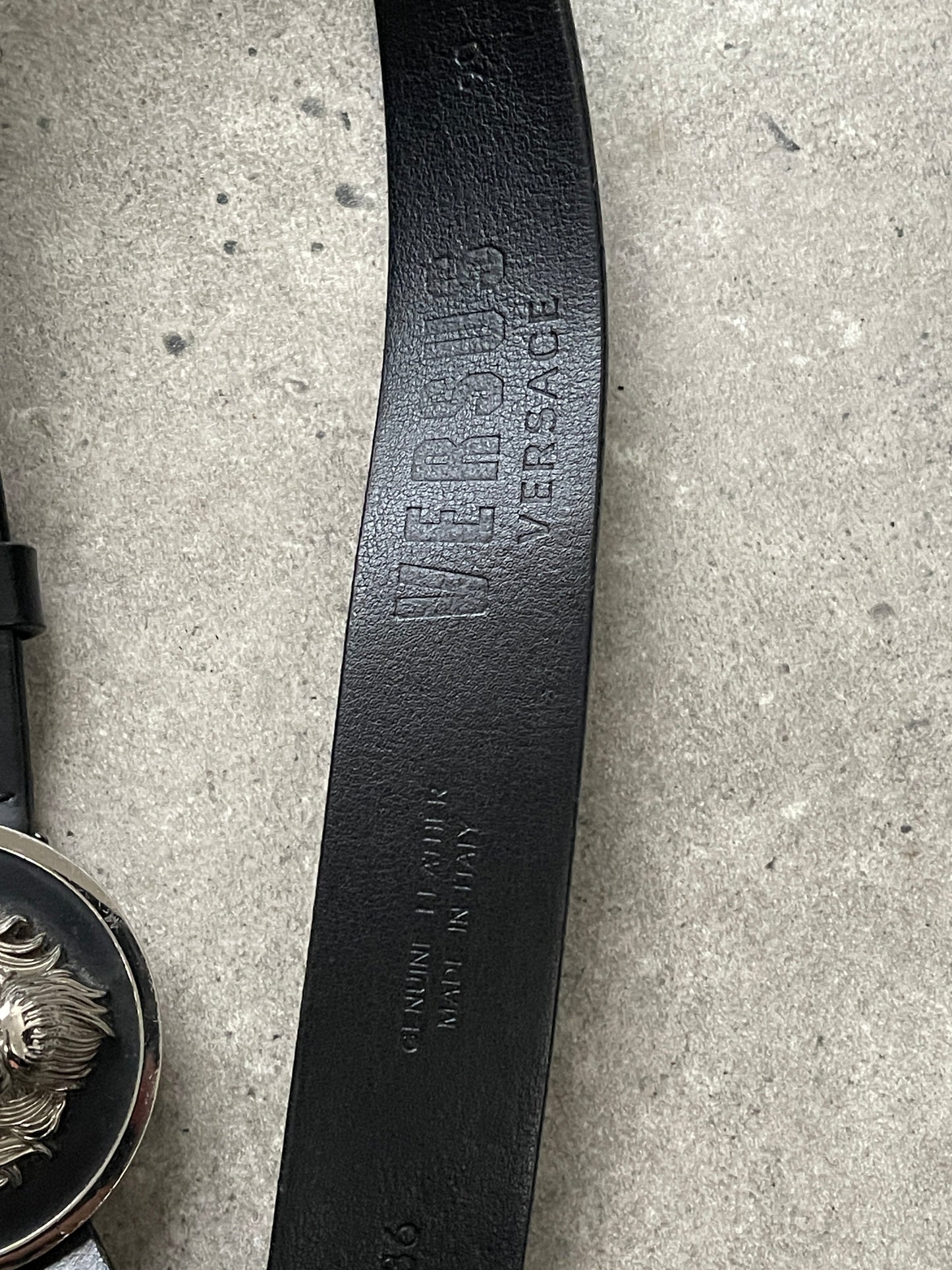 Versace Versus 1990s Bespoke Lion Head Leather Belt - W30-38