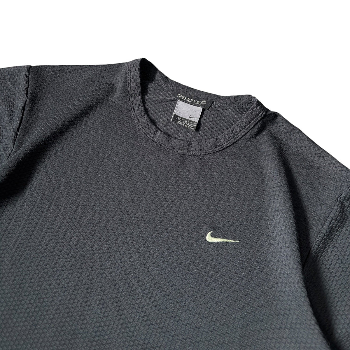Nike Sphere 00’s Perforated Performance T Shirt M | Medium, Red
