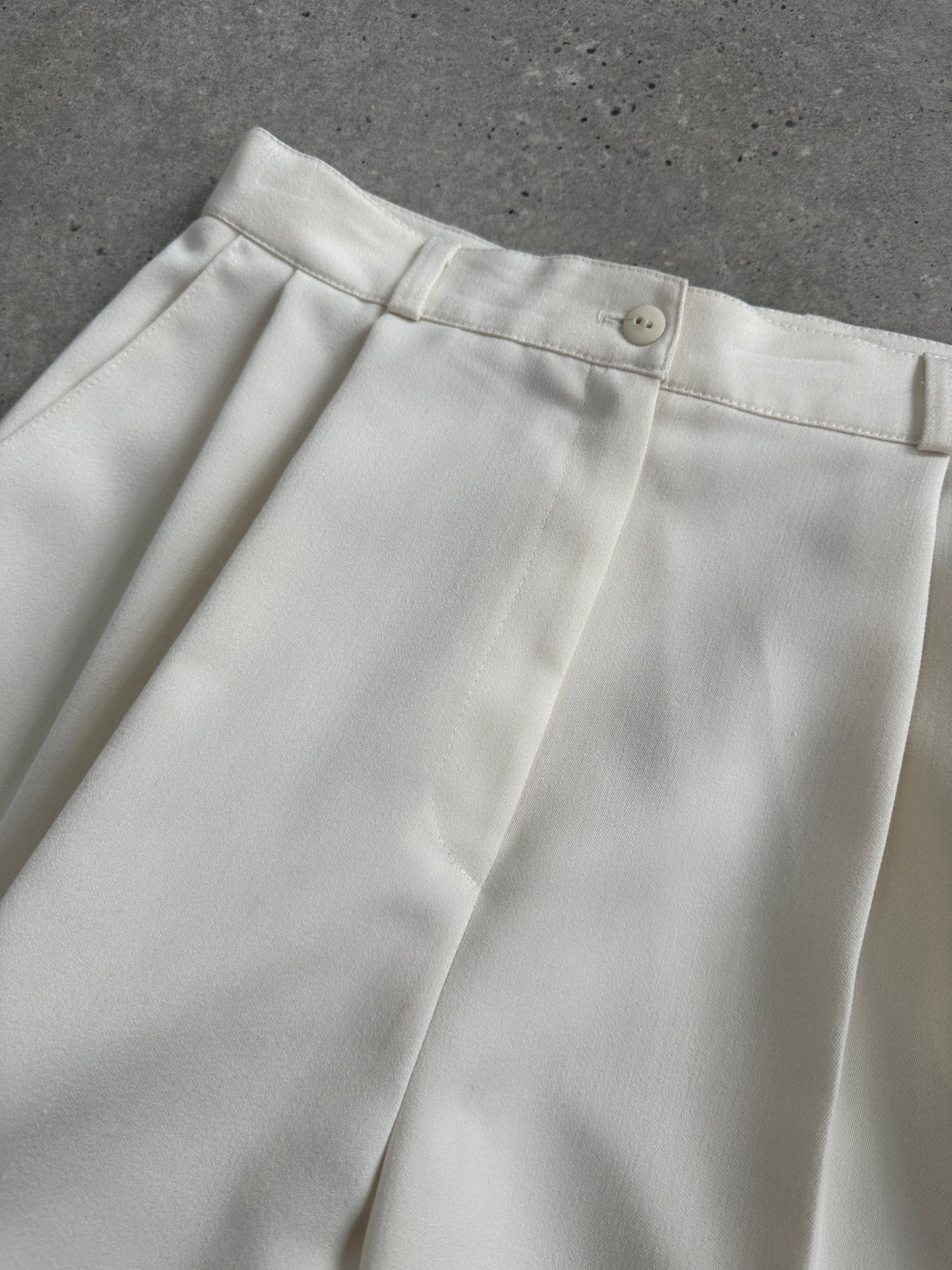 Vintage High Waisted Long Tailored Shorts - W28