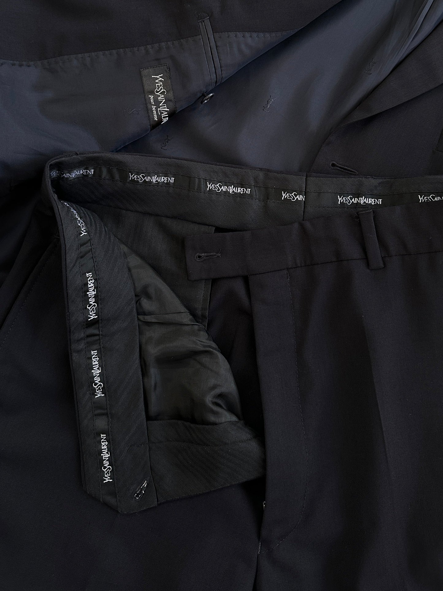 Yves Saint Laurent Pour Homme Pure Wool Single Breasted Breasted Suit - 42R/W34