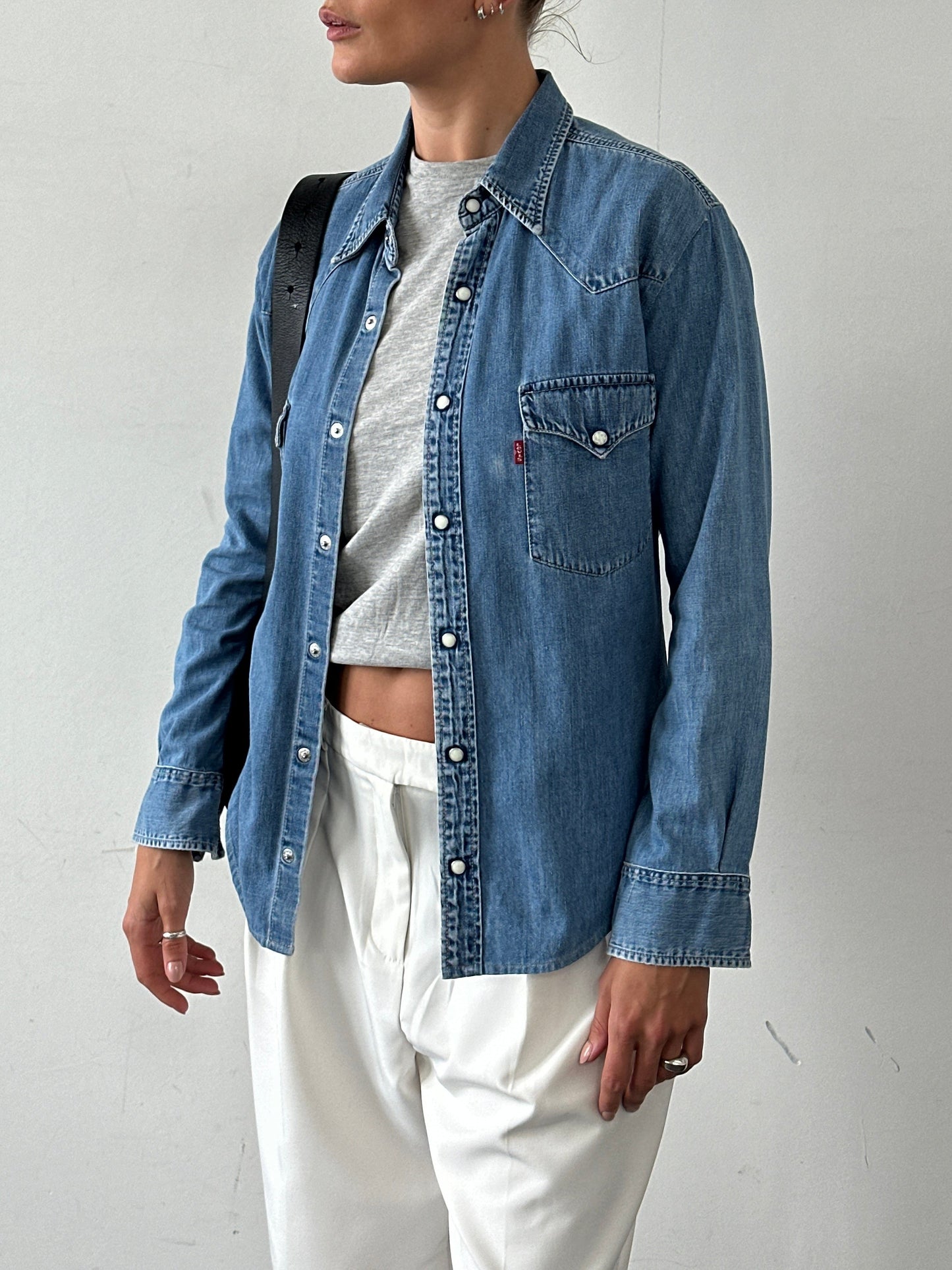 Levi’s Cotton Button Up Denim Shirt - M