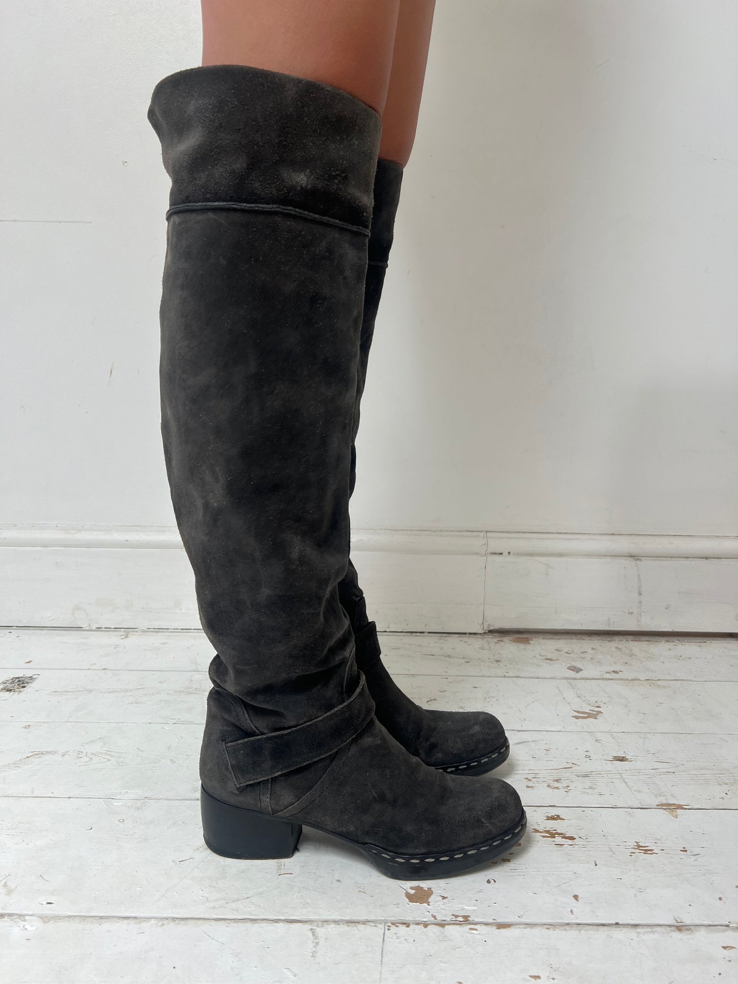 COSTUME NATIONAL KNEE HIGH SUEDE BOOTS (EU 38) | DEFAULT TITLE, Black