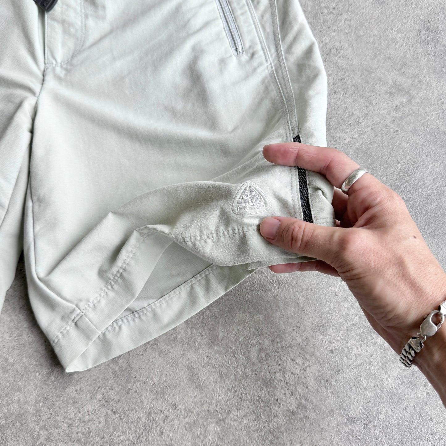 Nike ACG 2000s technical embroidered cargo shorts (L)