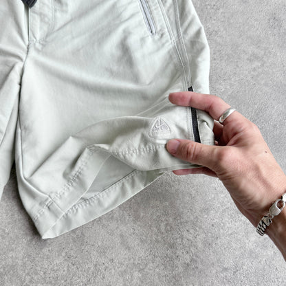Nike ACG 2000s technical embroidered cargo shorts (L)