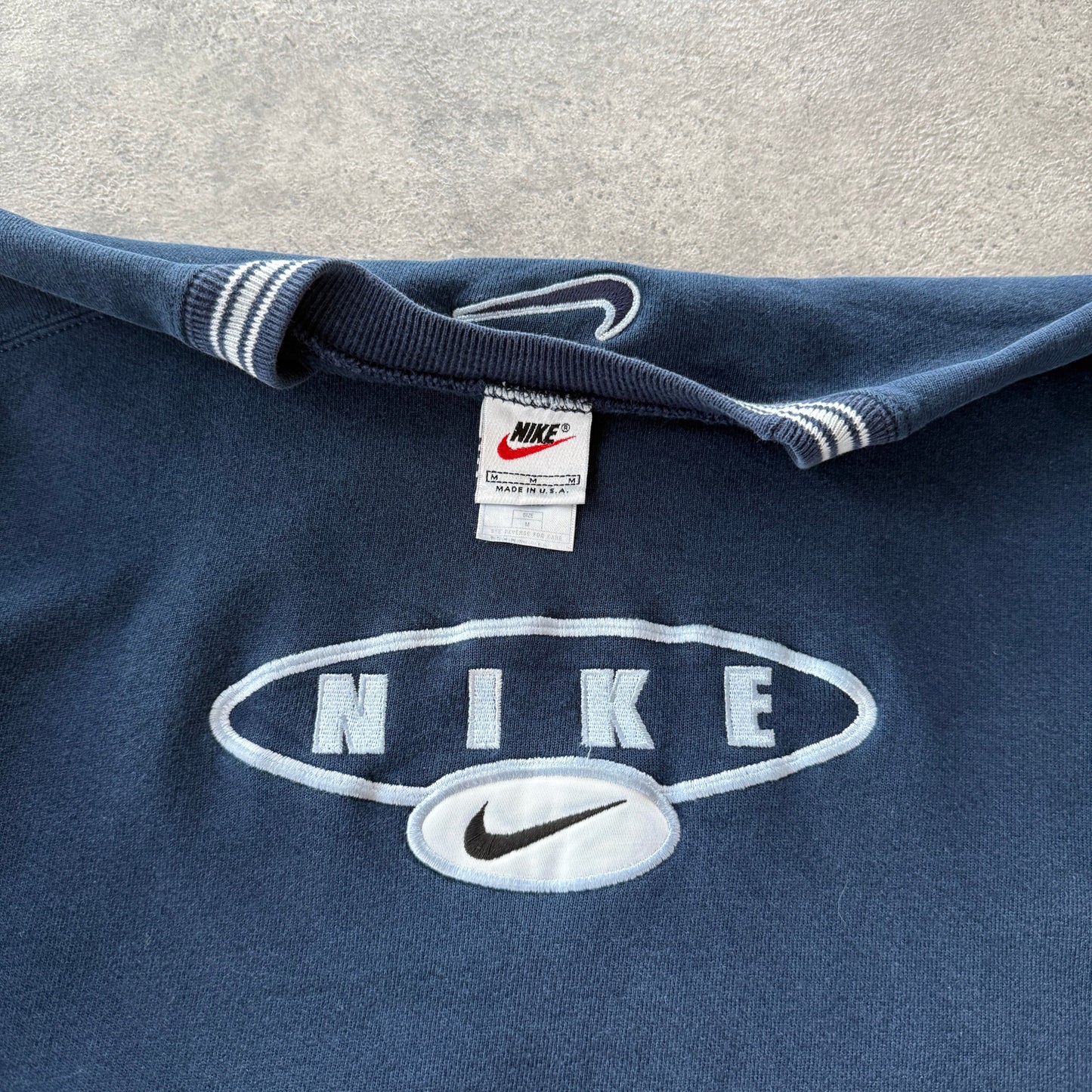 Nike RARE 1990s heavyweight embroidered sweatshirt (M)