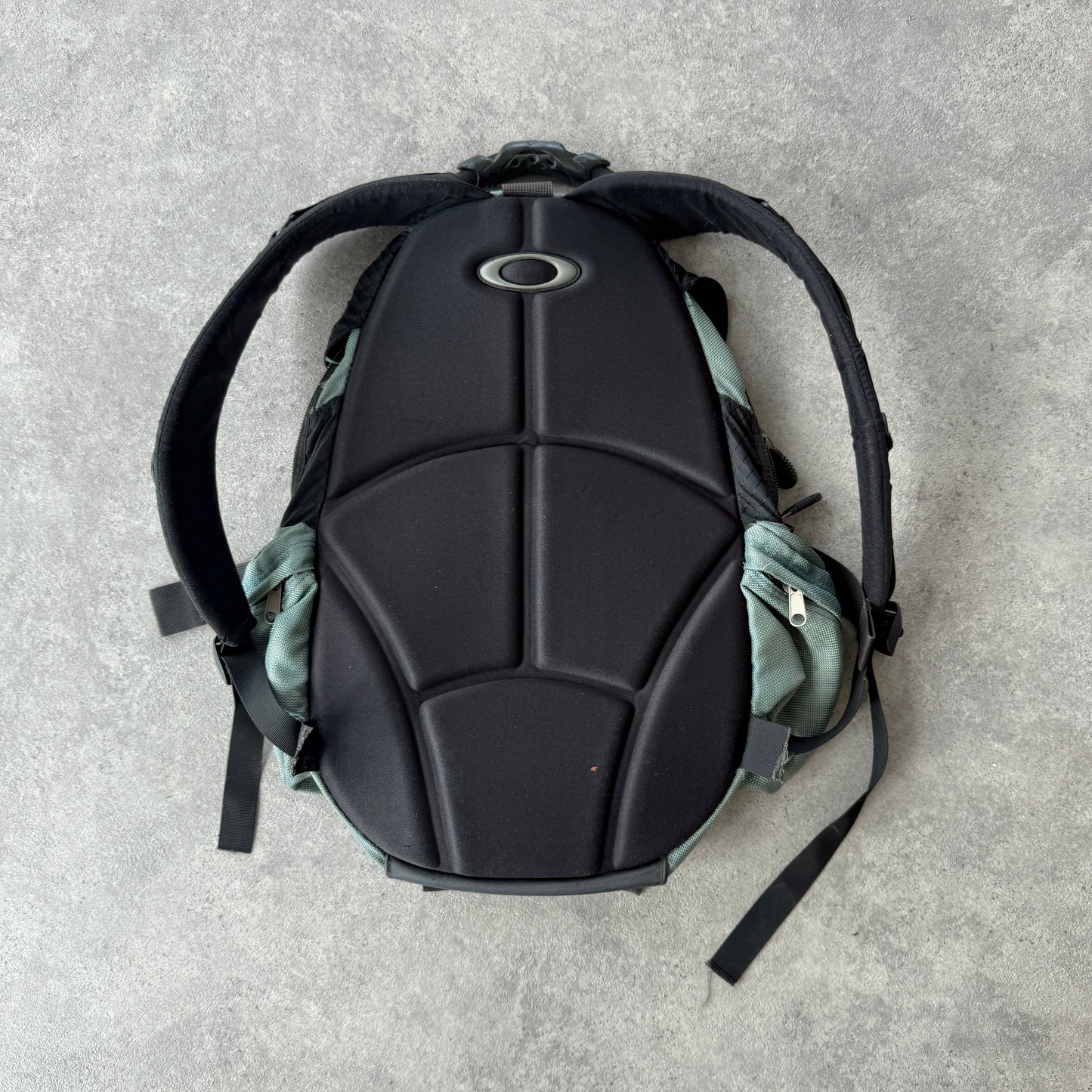 Oakley Software 2000s Icon technical utility backpack (22”x15”)