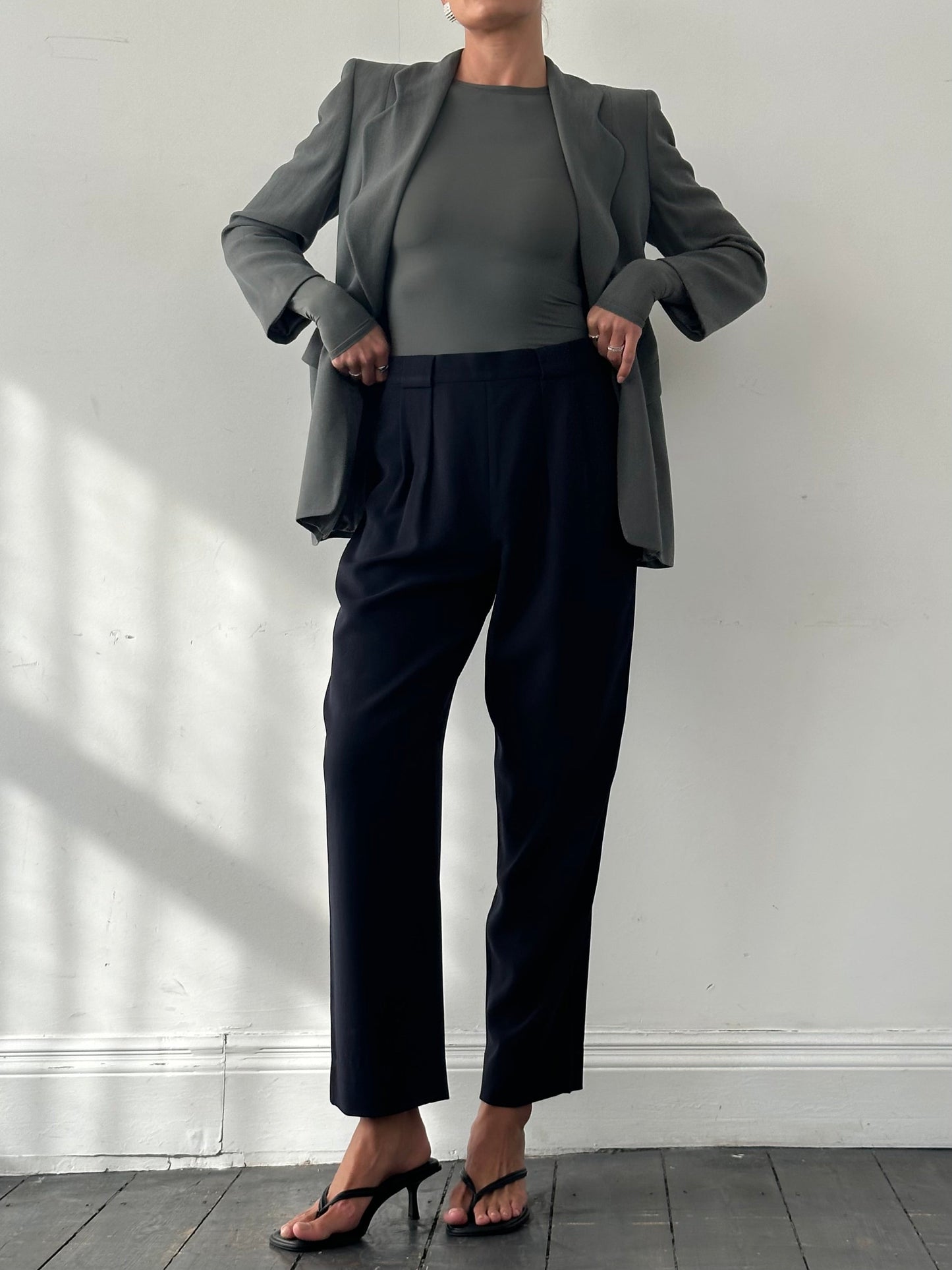 Giorgio Armani 1990s Pure Wool High Waisted Tapered Trousers - W28