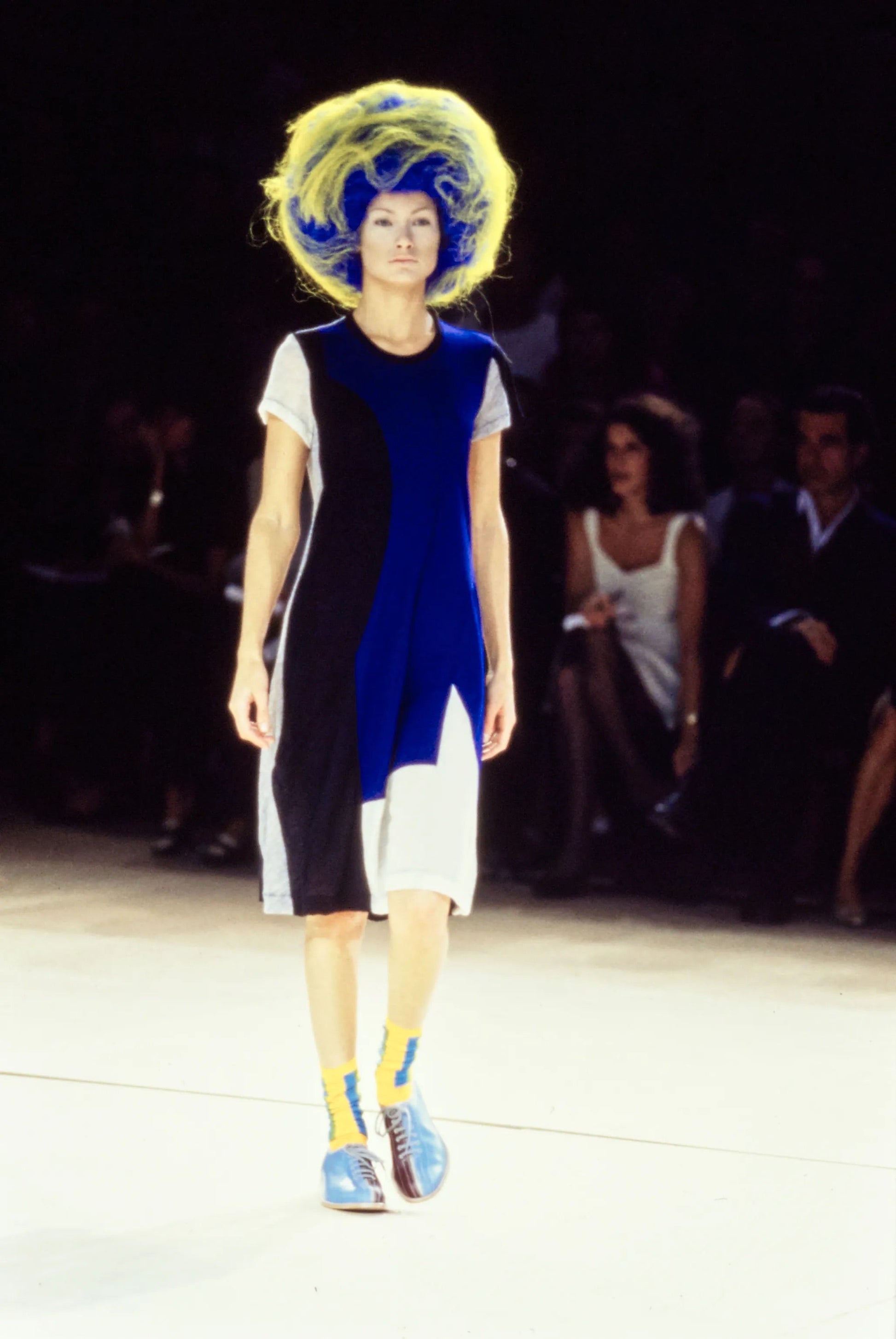 https://cdn.shopify.com/s/files/1/0821/7405/0644/files/COMME-DES-GARCONS-SPRING-1996-RTW-48-CAROLYN-MURPHY-CN10043748.jpg?v=1771598733