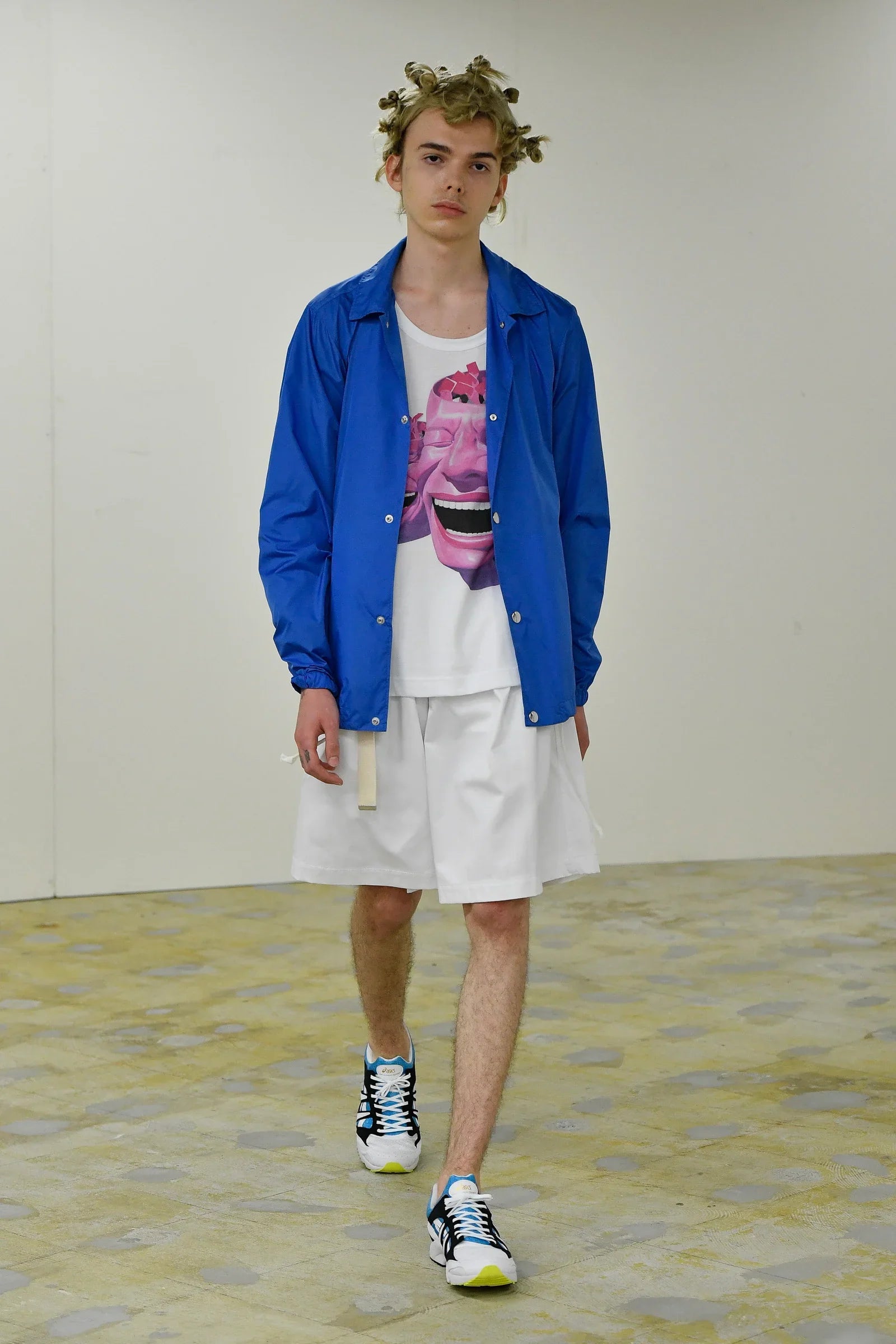 https://cdn.shopify.com/s/files/1/0821/7405/0644/files/COMMEdesGARCONSSHIRT-2021ss-tokyo-019.webp?v=1759758993