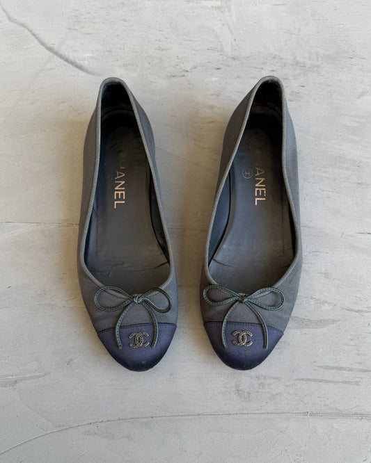 Chanel Silk Ballet Flat with Logo and Bow Detail – EU 36.5-on a concrete background
