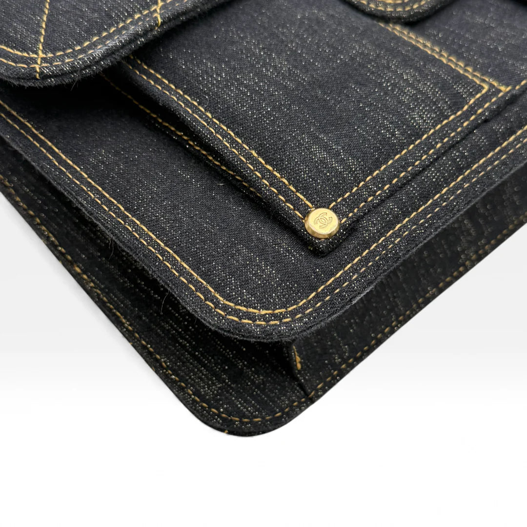 https://cdn.shopify.com/s/files/1/0564/9376/8855/files/Chanel_Flap_Denim_Stoff_schwarz_vintage_5511.webp?v=1765455740