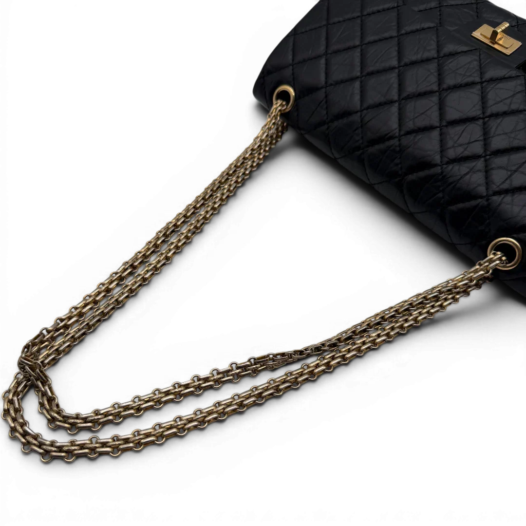 https://cdn.shopify.com/s/files/1/0564/9376/8855/files/Chanel_Handtasche_2.55_medium_aus_Leder_schwarz_10.webp?v=1782910445