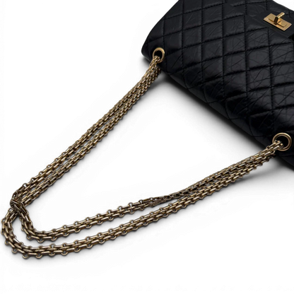 https://cdn.shopify.com/s/files/1/0564/9376/8855/files/Chanel_Handtasche_2.55_medium_aus_Leder_schwarz_10.webp?v=1782910445