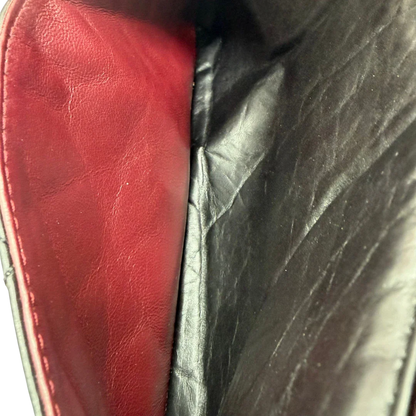 https://cdn.shopify.com/s/files/1/0564/9376/8855/files/Chanel_Handtasche_2.55_medium_aus_Leder_schwarz_16.webp?v=1782910445