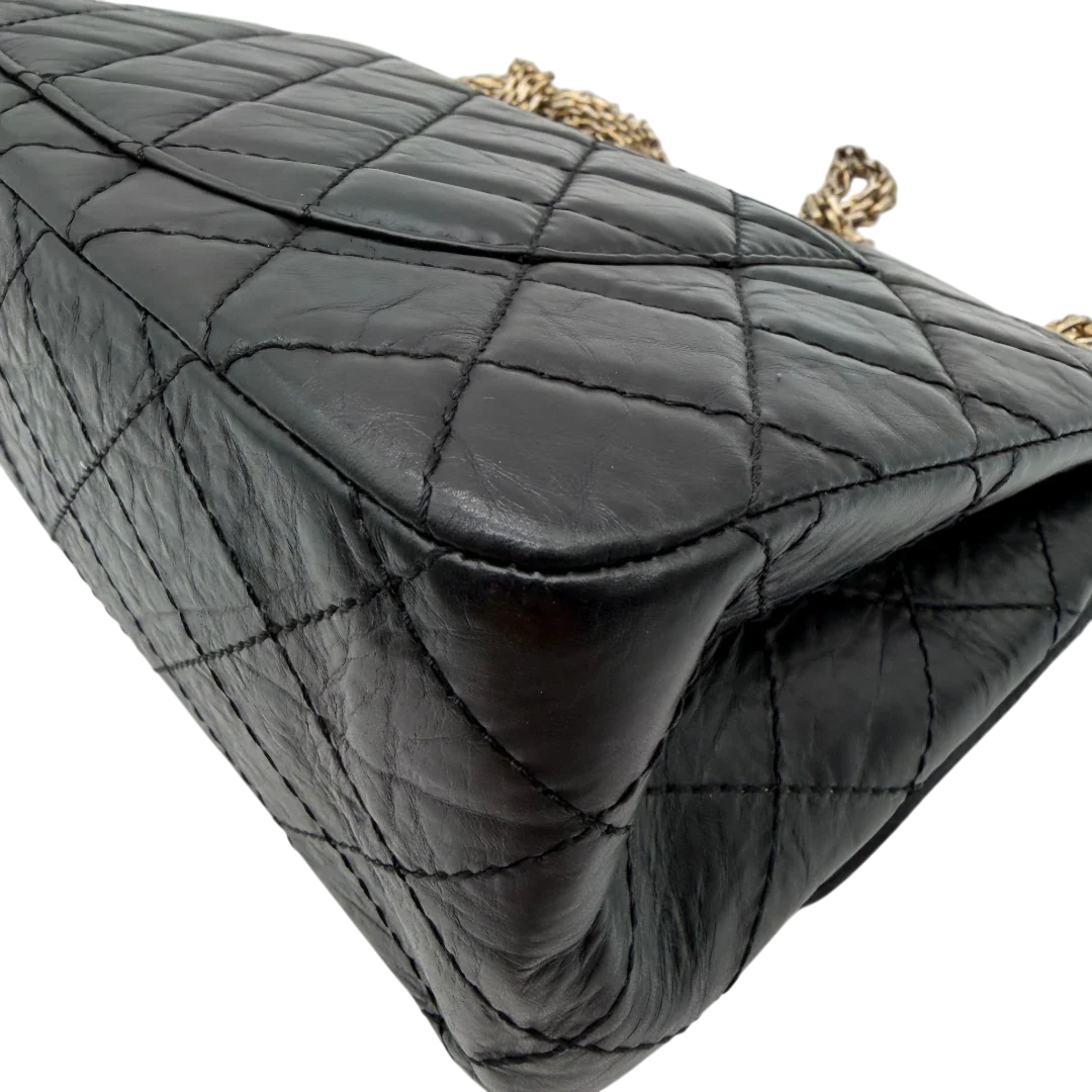 https://cdn.shopify.com/s/files/1/0564/9376/8855/files/Chanel_Handtasche_2.55_medium_aus_Leder_schwarz_8.webp?v=1782910445