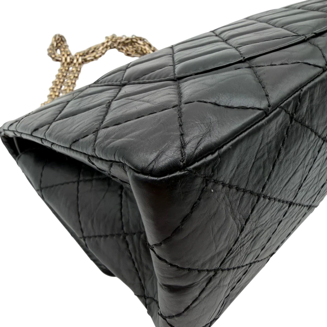 https://cdn.shopify.com/s/files/1/0564/9376/8855/files/Chanel_Handtasche_2.55_medium_aus_Leder_schwarz_9.webp?v=1782910445