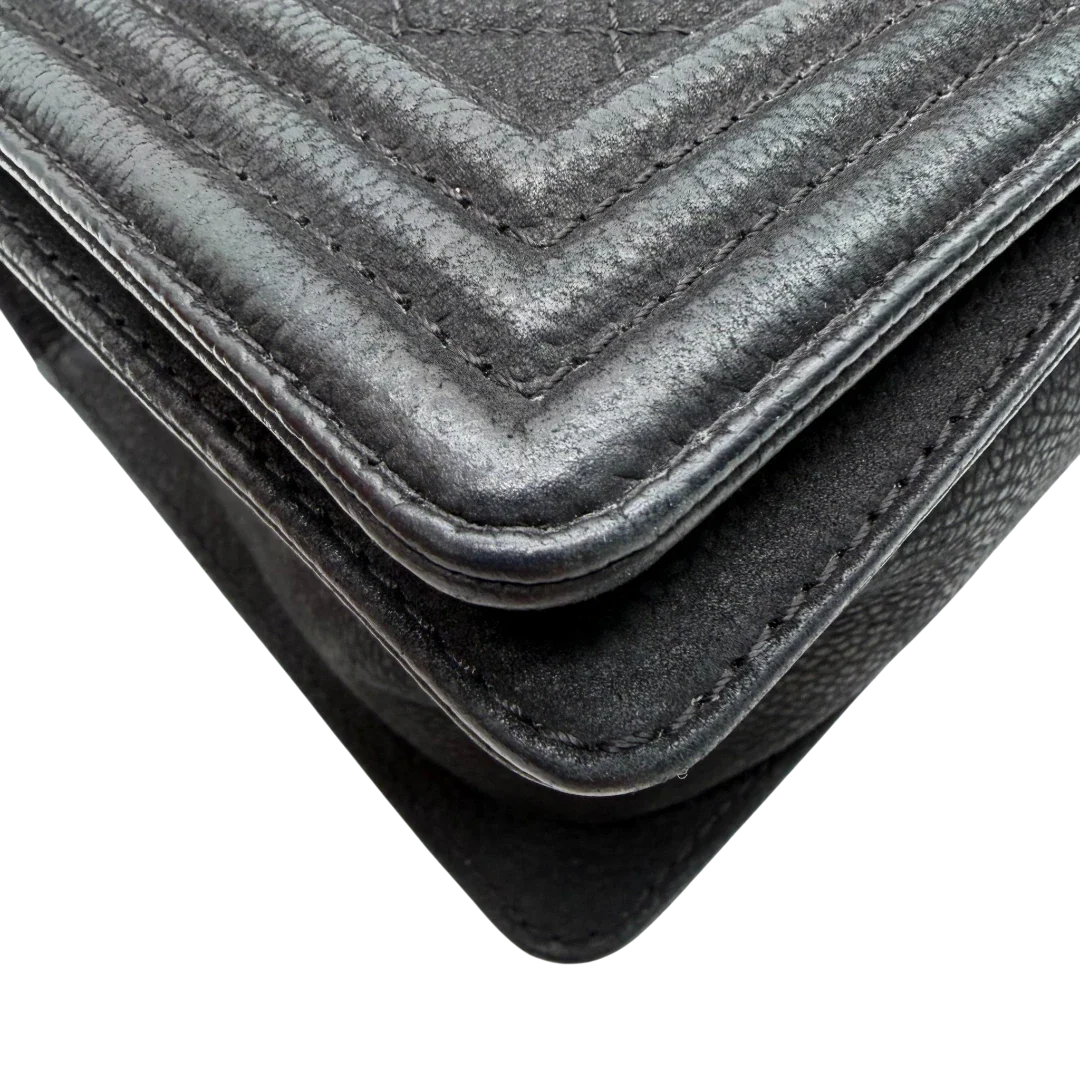 https://cdn.shopify.com/s/files/1/0564/9376/8855/files/Chanel_Handtasche_Boy_bag_Caviar_medium_schwarz_6.webp?v=1782910692