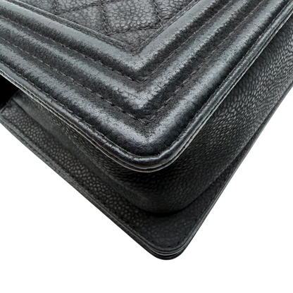 https://cdn.shopify.com/s/files/1/0564/9376/8855/files/Chanel_Handtasche_Boy_bag_Caviar_medium_schwarz_9.webp?v=1782910692