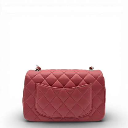 https://cdn.shopify.com/s/files/1/0564/9376/8855/files/Chanel_Umhangetasche_Single_Flap_Mini_aus_Lammleder_rosa_vintage_CC_1873.webp?v=1772705829