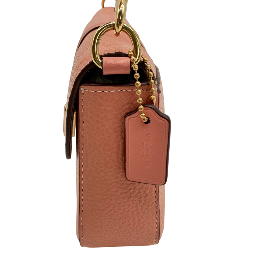 https://cdn.shopify.com/s/files/1/0564/9376/8855/files/Coach_Grace_Mini_Umhangetasche_Candy_Pink_aus_Leder_vintage2554.webp?v=1773326663