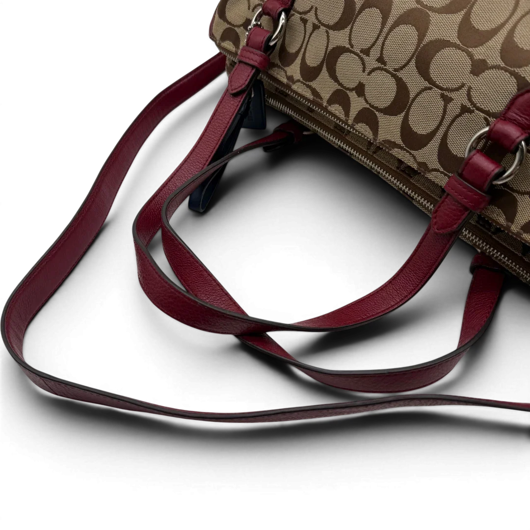 https://cdn.shopify.com/s/files/1/0564/9376/8855/files/Coach_Handtasche_mit_Umhangegurt_Signature_beige___rot_10.webp?v=1782904655
