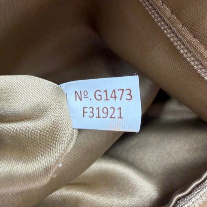 https://cdn.shopify.com/s/files/1/0564/9376/8855/files/Coach_Handtasche_mit_Umhangegurt_Signature_beige___rot_16.webp?v=1782904655