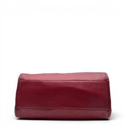 https://cdn.shopify.com/s/files/1/0564/9376/8855/files/Coach_Handtasche_mit_Umhangegurt_Signature_beige___rot_5.webp?v=1782904654