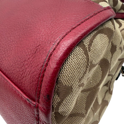 https://cdn.shopify.com/s/files/1/0564/9376/8855/files/Coach_Handtasche_mit_Umhangegurt_Signature_beige___rot_6.webp?v=1782904656