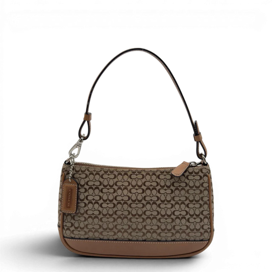 https://cdn.shopify.com/s/files/1/0564/9376/8855/files/Coach_Pochette_Mini_Signature_beige_1.webp?v=1784128021