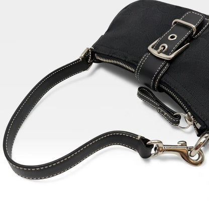 https://cdn.shopify.com/s/files/1/0564/9376/8855/files/Coach_Pochette_Soho_Signature_mit_Schnalle_schwarz_vintage_4509.webp?v=1765386664