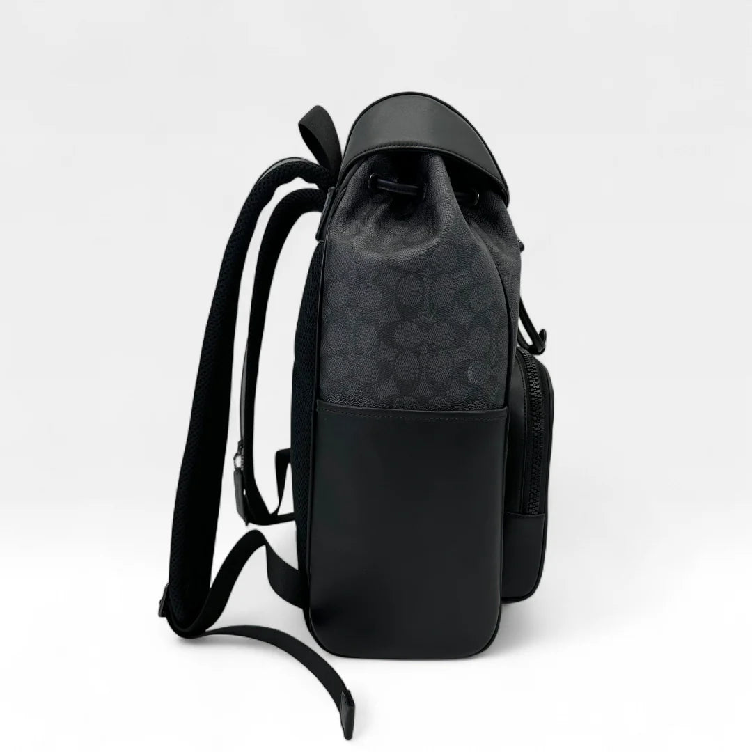 https://cdn.shopify.com/s/files/1/0564/9376/8855/files/Coach_Rucksack_Signature_schwarz_backpack9570.webp?v=1761266140