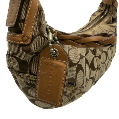 https://cdn.shopify.com/s/files/1/0564/9376/8855/files/Coach_Schultertasche_Hobo_Half_Moon_Signature_beige_12.webp?v=1782897226