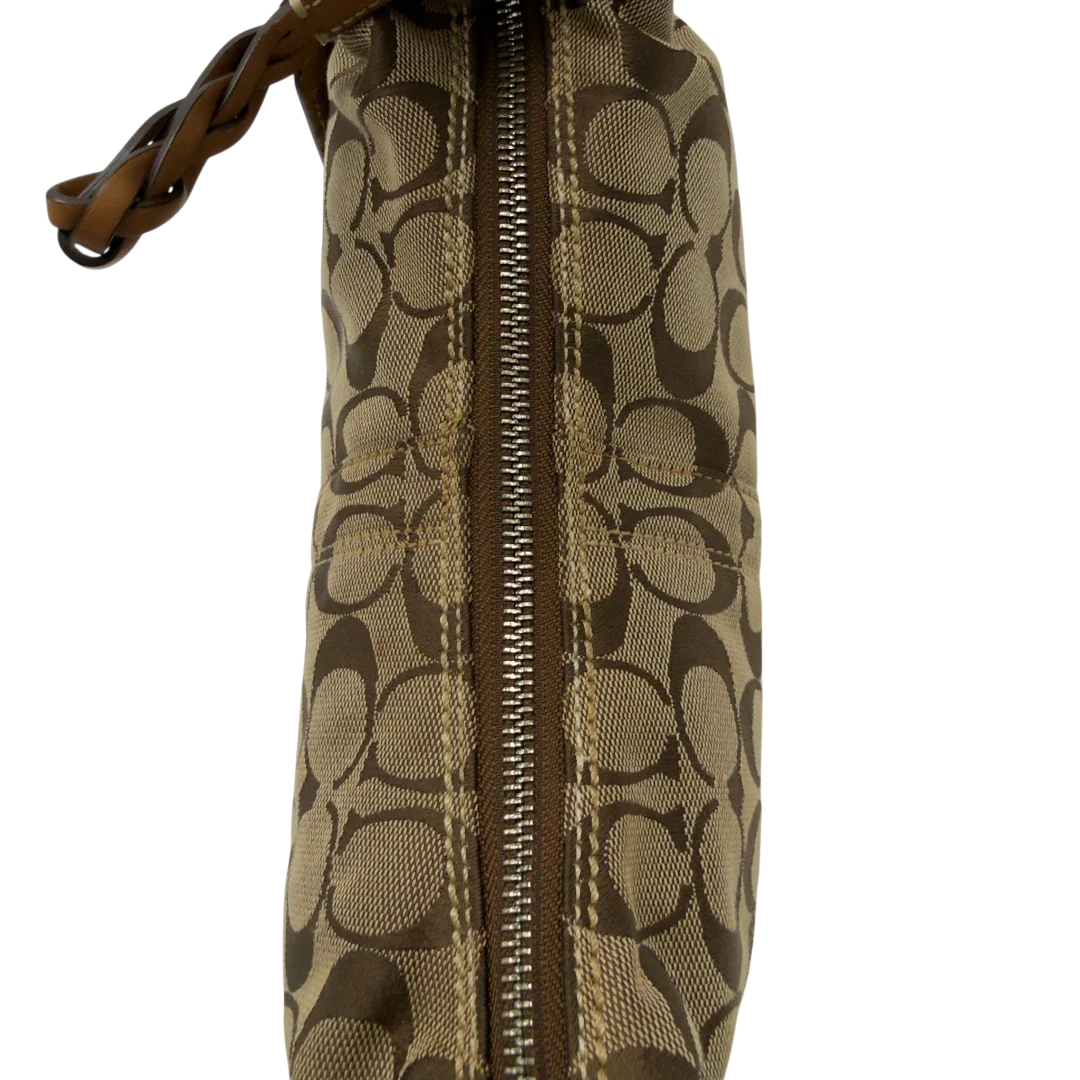 https://cdn.shopify.com/s/files/1/0564/9376/8855/files/Coach_Schultertasche_Hobo_Half_Moon_Signature_beige_14.webp?v=1782897226