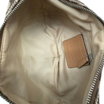 https://cdn.shopify.com/s/files/1/0564/9376/8855/files/Coach_Schultertasche_Hobo_Half_Moon_Signature_beige_17.webp?v=1782897226