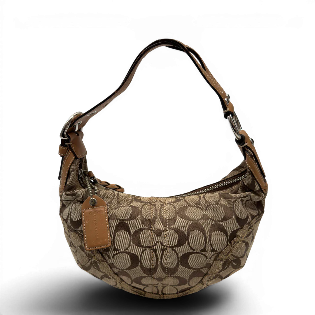 https://cdn.shopify.com/s/files/1/0564/9376/8855/files/Coach_Schultertasche_Hobo_Half_Moon_Signature_beige_4.webp?v=1782897226